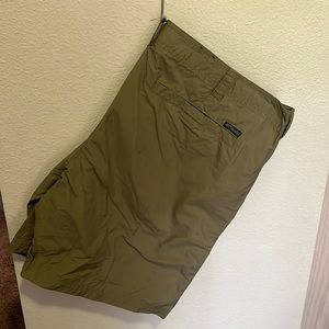 Men’s shorts. Green.